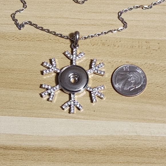 Snowflake Snap Necklace 18mm Snap Snowflake Necklace Snowflake Pendant Snap - Picture 2 of 6